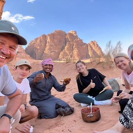 Wadi Rum-Bedouin Tents And Jeep Tours מראה חיצוני תמונה