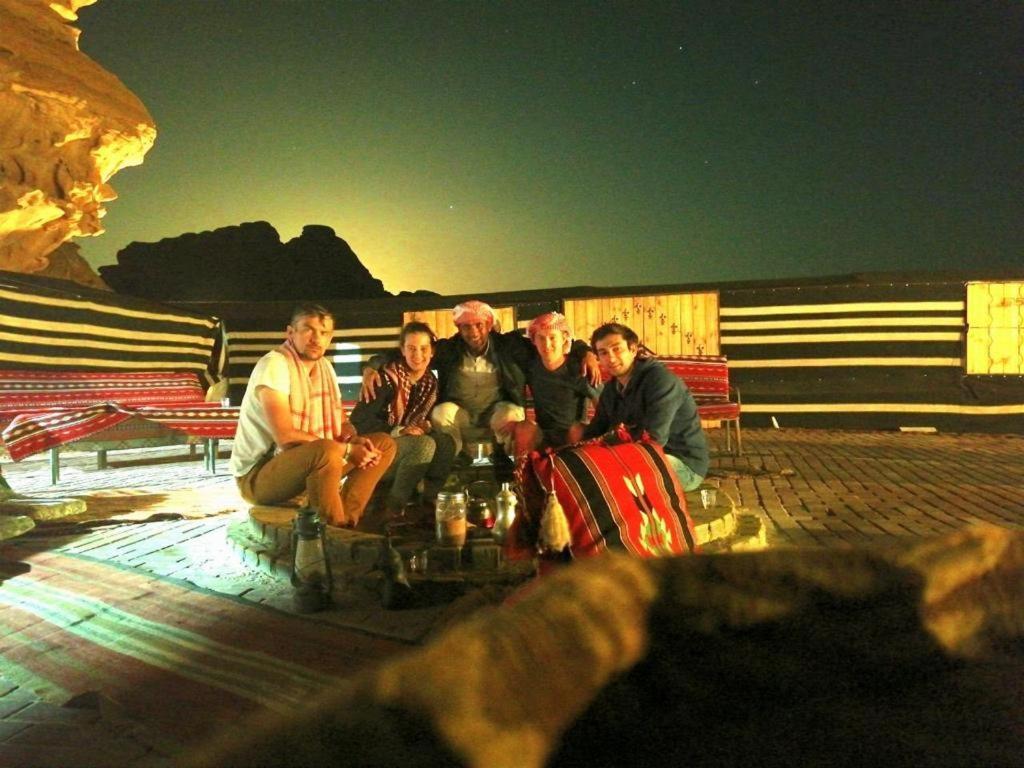 Wadi Rum-Bedouin Tents And Jeep Tours מראה חיצוני תמונה