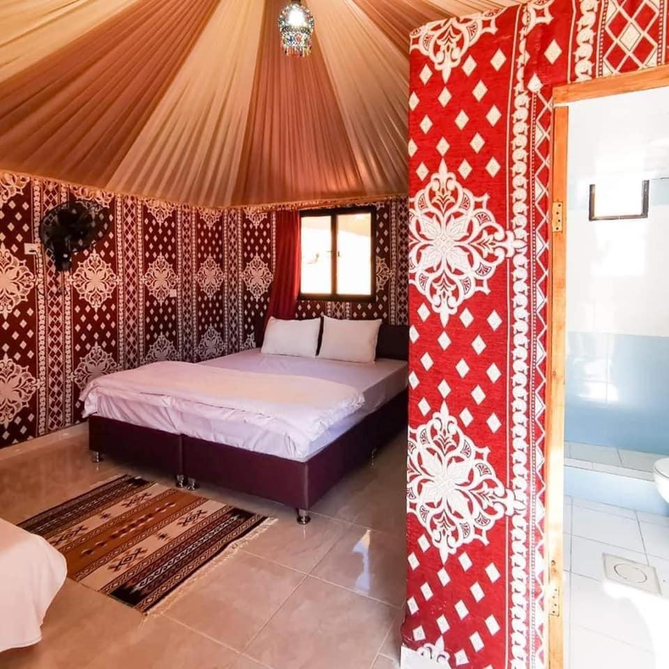 Wadi Rum-Bedouin Tents And Jeep Tours מראה חיצוני תמונה