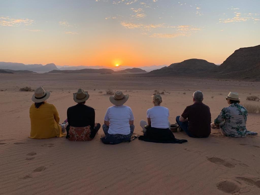Wadi Rum-Bedouin Tents And Jeep Tours מראה חיצוני תמונה